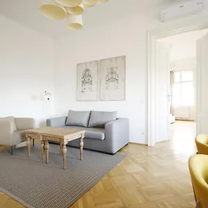 Heymi Oper Апартаменты