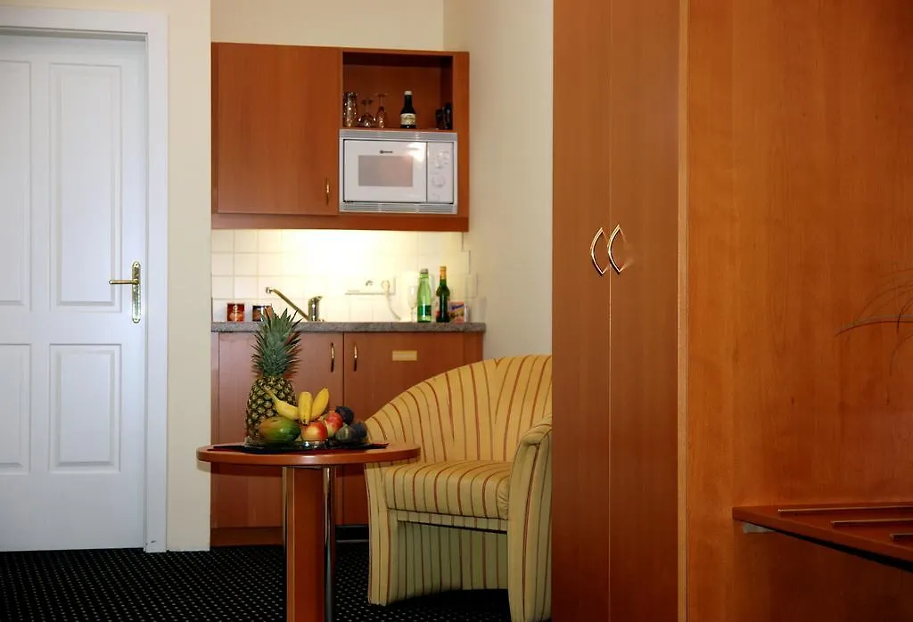Suite Hotel 900 M Zur Oper Vienna
