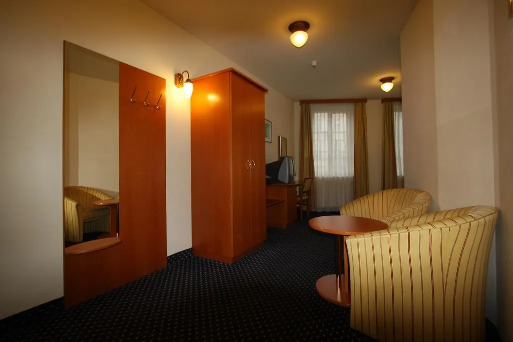 Suite Hotel 900 M Zur Oper Vienna 4*,  Austria
