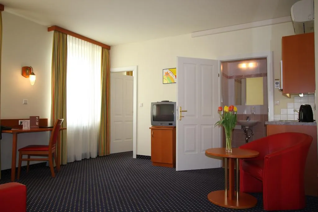 Suite Hotel 900 M Zur Oper Vienna