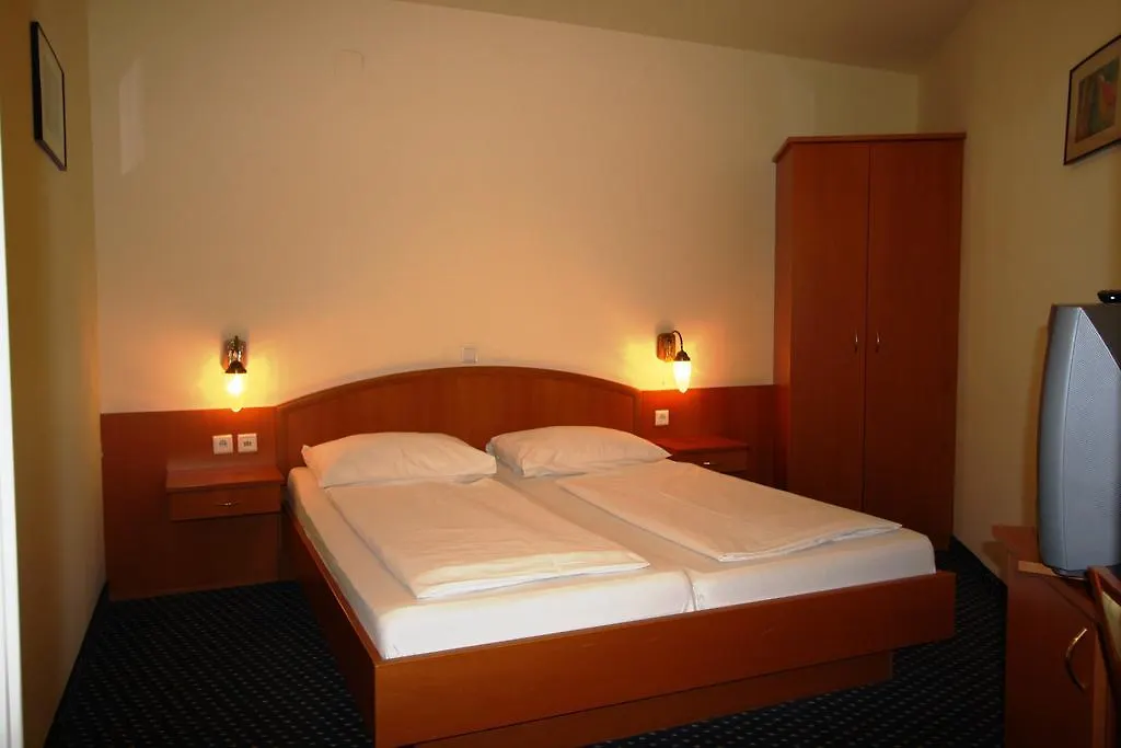 Suite Hotel 900 M Zur Oper Vienna