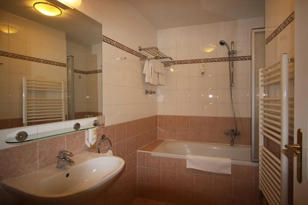 Suite Hotel 900 M Zur Oper Vienna