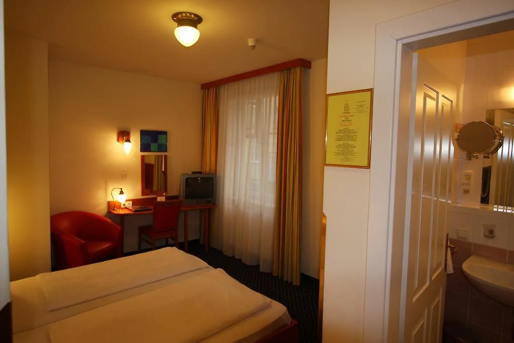 Suite Hotel 900 M Zur Oper Vienna