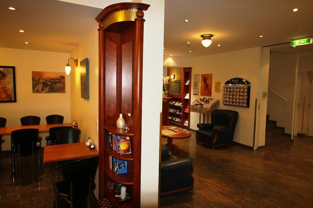 Suite Hotel 900 M Zur Oper Vienna