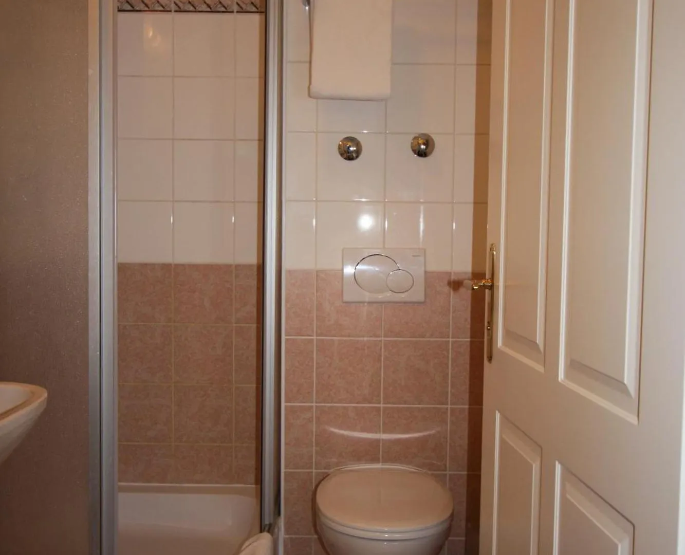 Suite Hotel 900 M Zur Oper Vienna 4*,