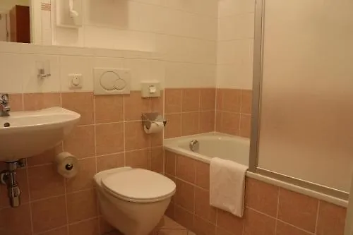 Suite Hotel 900 M Zur Oper Vienna